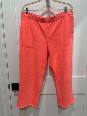 🆕⭐aerie Neon Capri Sweatpants